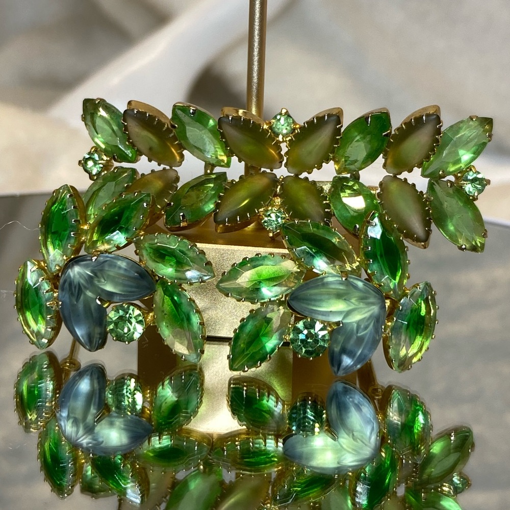 Beau Jewels Bar Pin Brooch & Clip Earrings Green Rhinestones Densely Prong Set